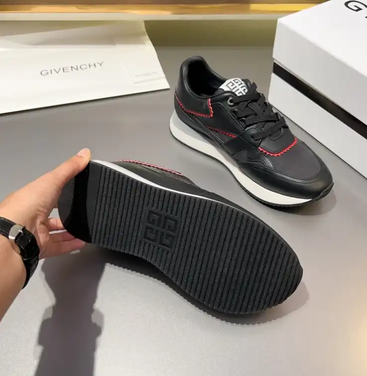 hype Givenchy Sneakers