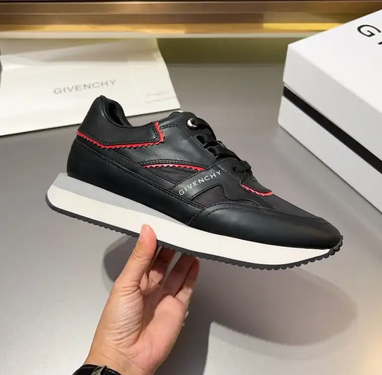 hype Givenchy Sneakers