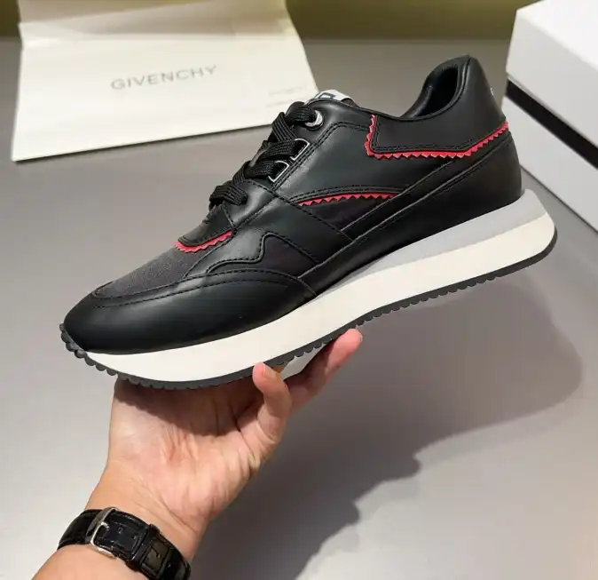 hype Givenchy Sneakers