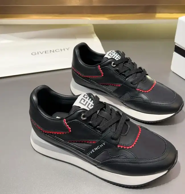 hype Givenchy Sneakers