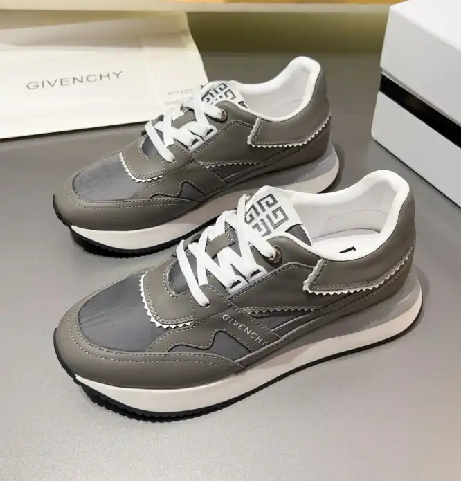 hype Givenchy Sneakers