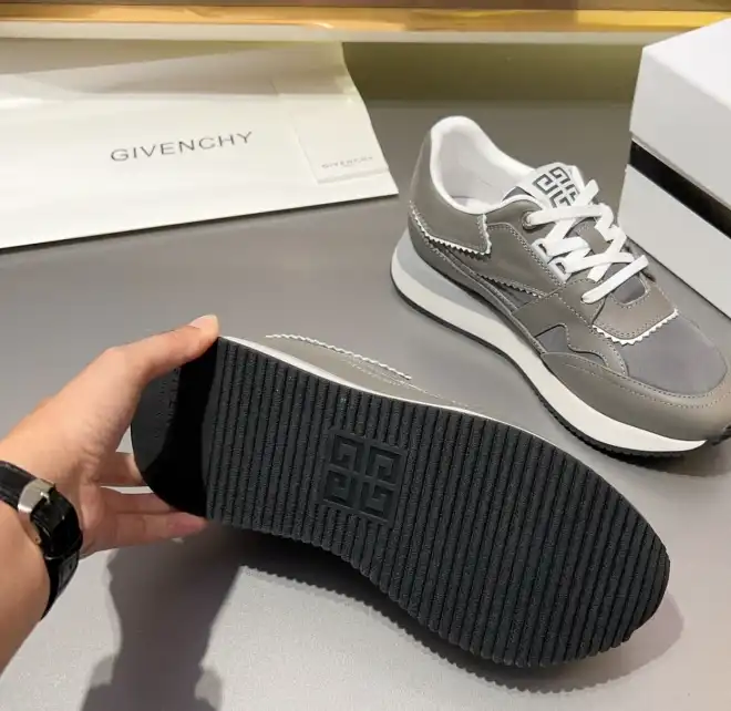 hype Givenchy Sneakers