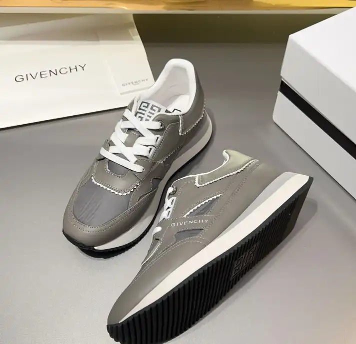 hype Givenchy Sneakers