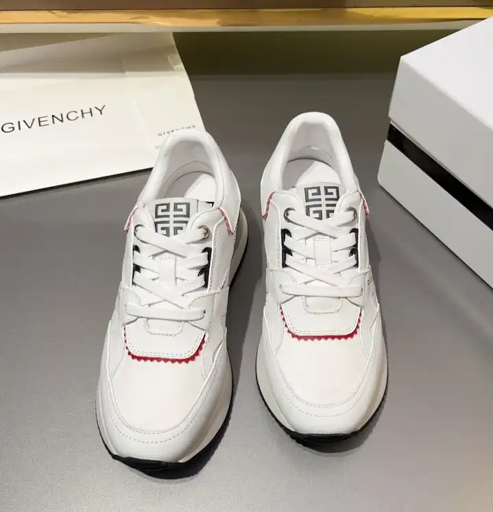 hype Givenchy Sneakers