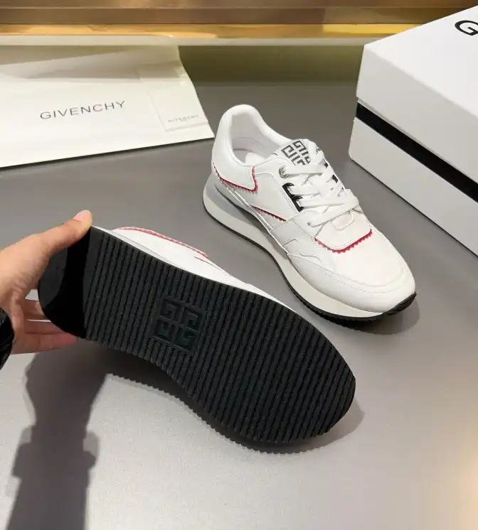 hype Givenchy Sneakers