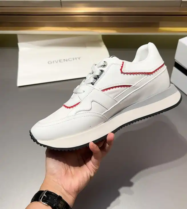 hype Givenchy Sneakers