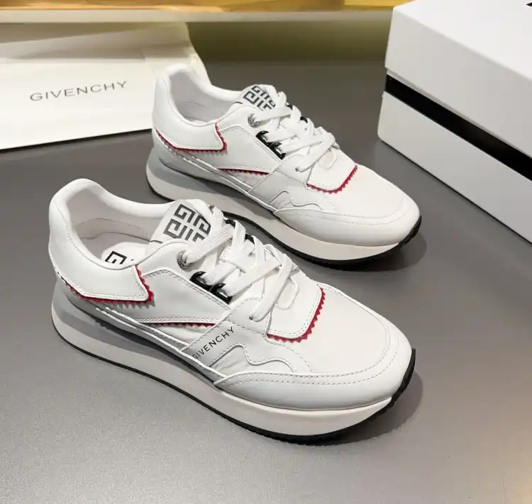 hype Givenchy Sneakers