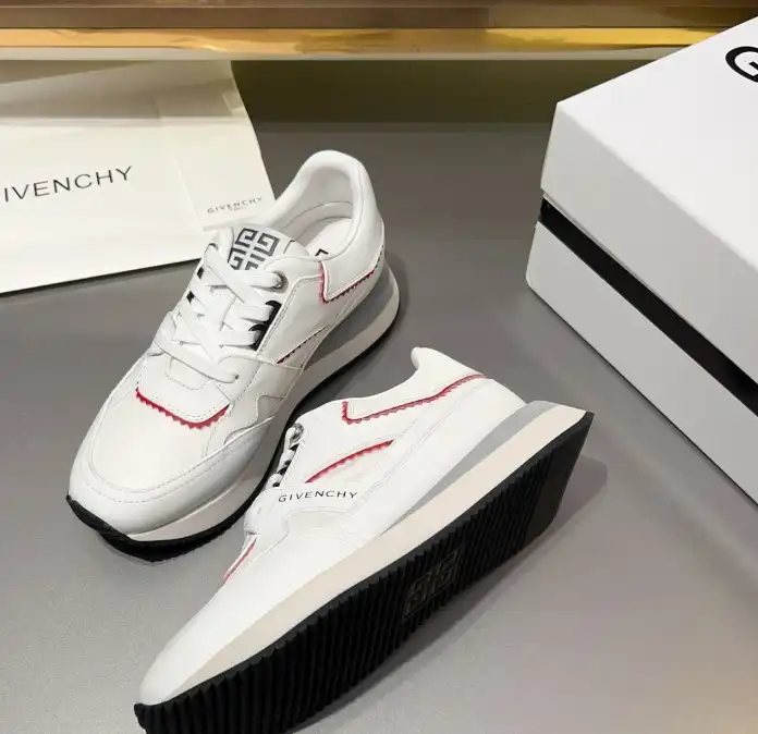 hype Givenchy Sneakers