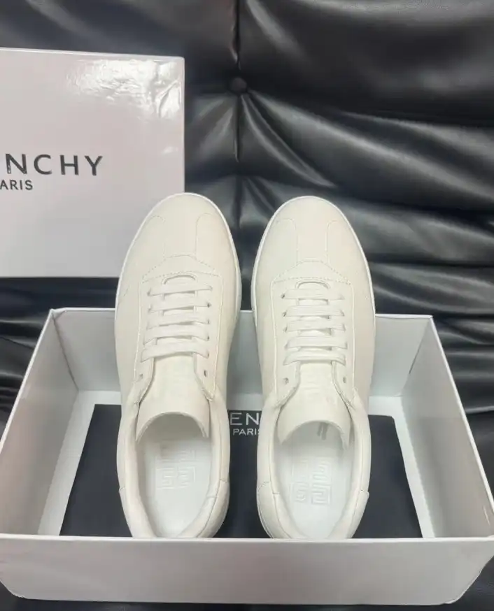 hype Givenchy Sneakers