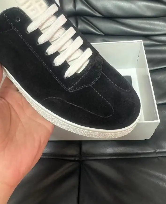 hype Givenchy Sneakers