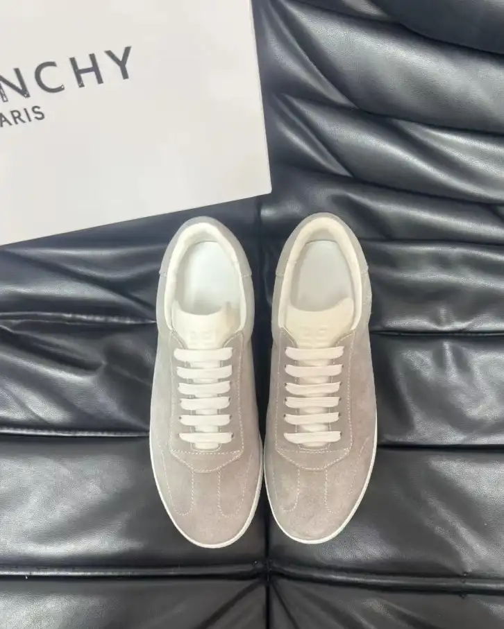 hype Givenchy Sneakers