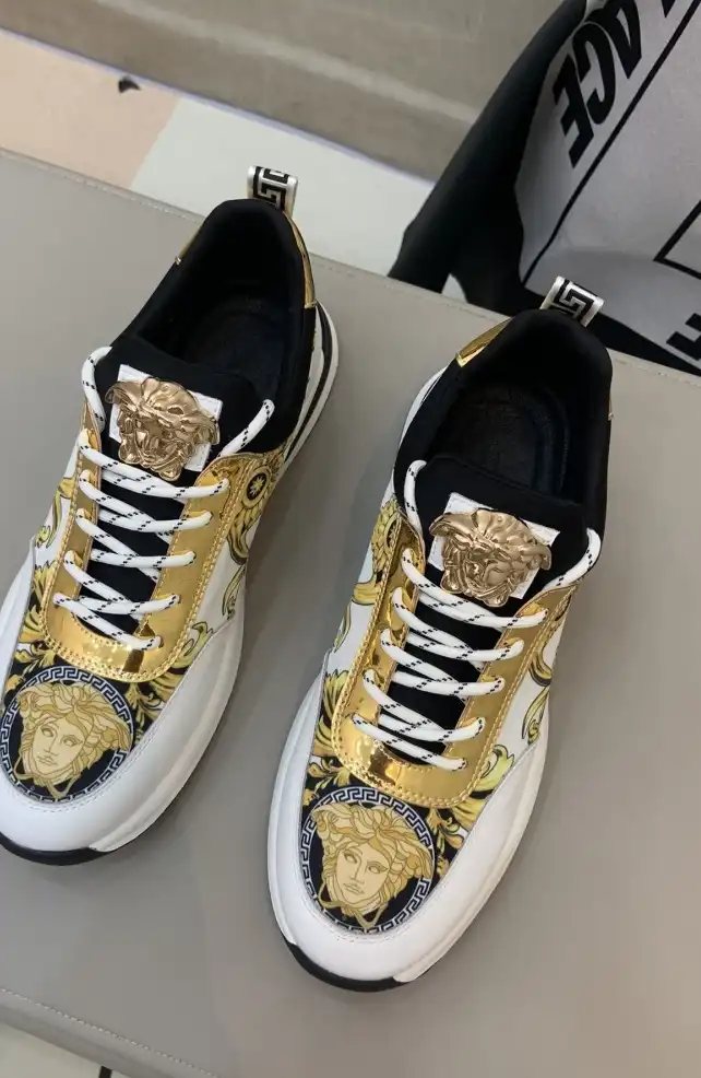 hype Givenchy Sneakers