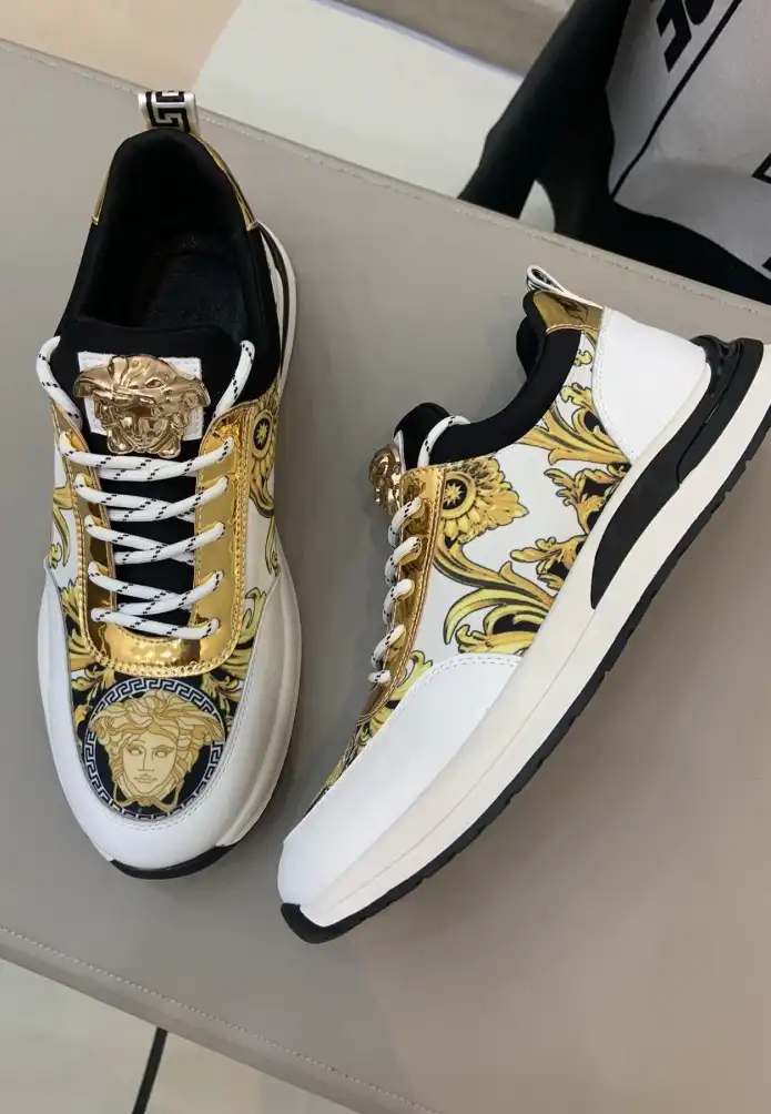 hype Givenchy Sneakers