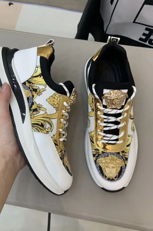 hype Givenchy Sneakers