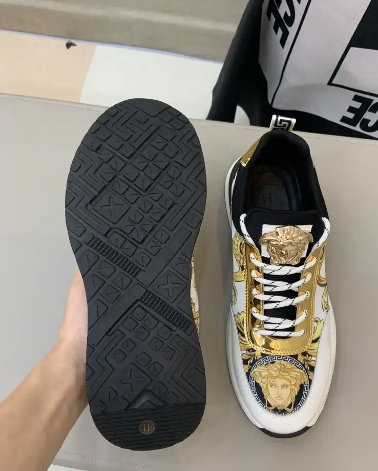 hype Givenchy Sneakers