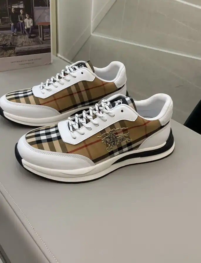 hype Burberry Sneakers