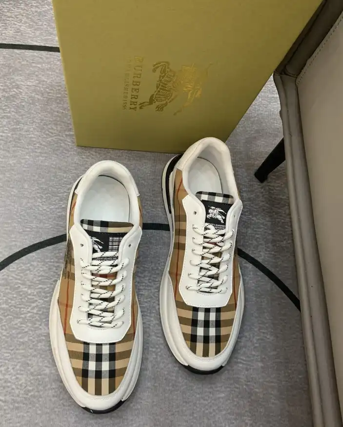 hype Burberry Sneakers