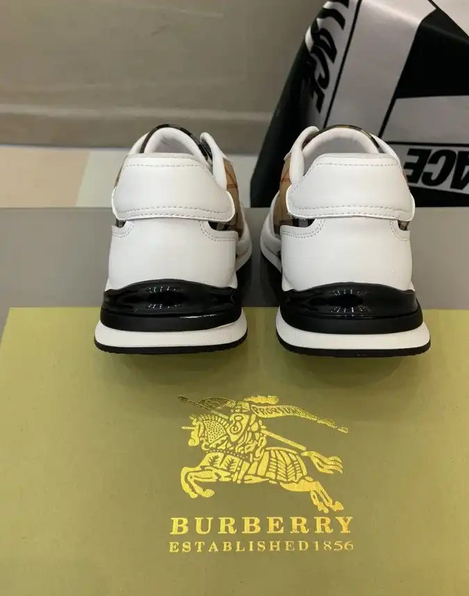 hype Burberry Sneakers