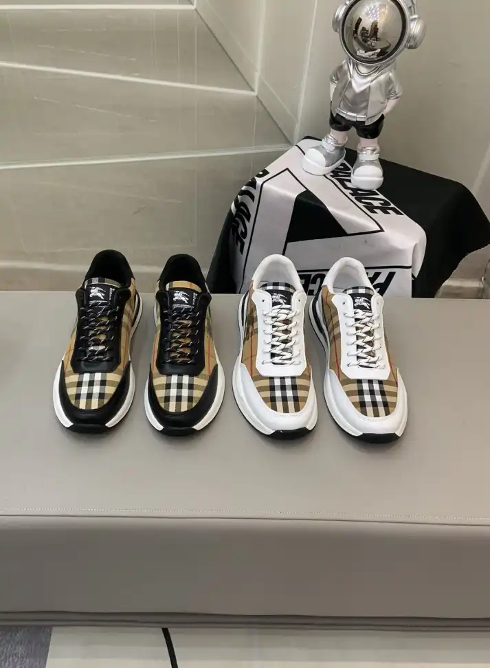 hype Burberry Sneakers