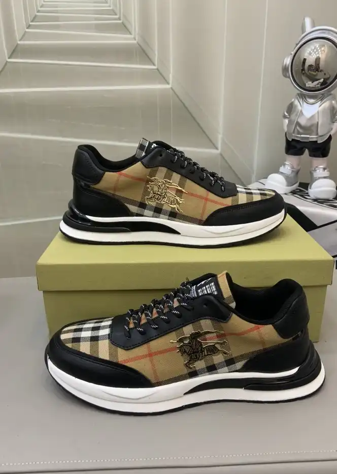 hype Burberry Sneakers