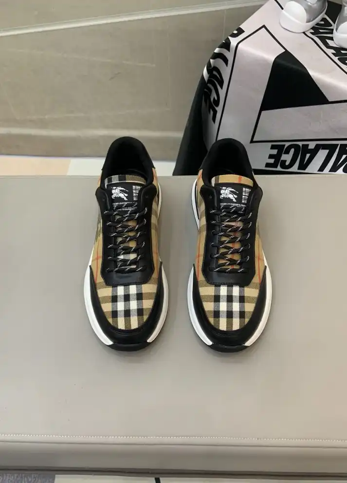 hype Burberry Sneakers