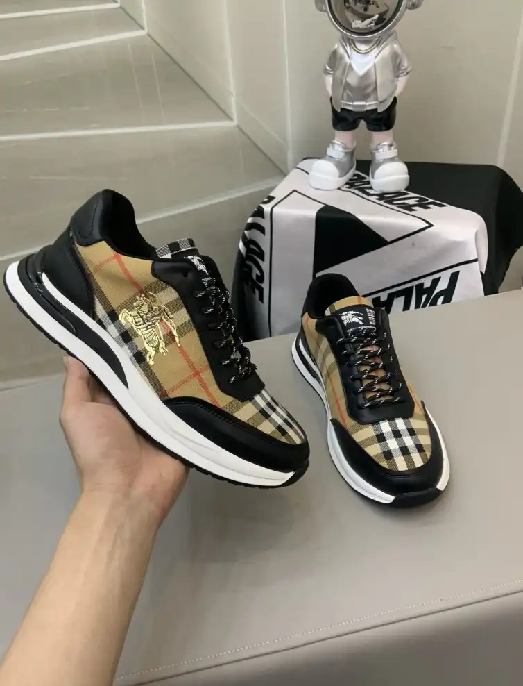 hype Burberry Sneakers