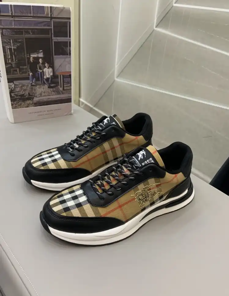 hype Burberry Sneakers