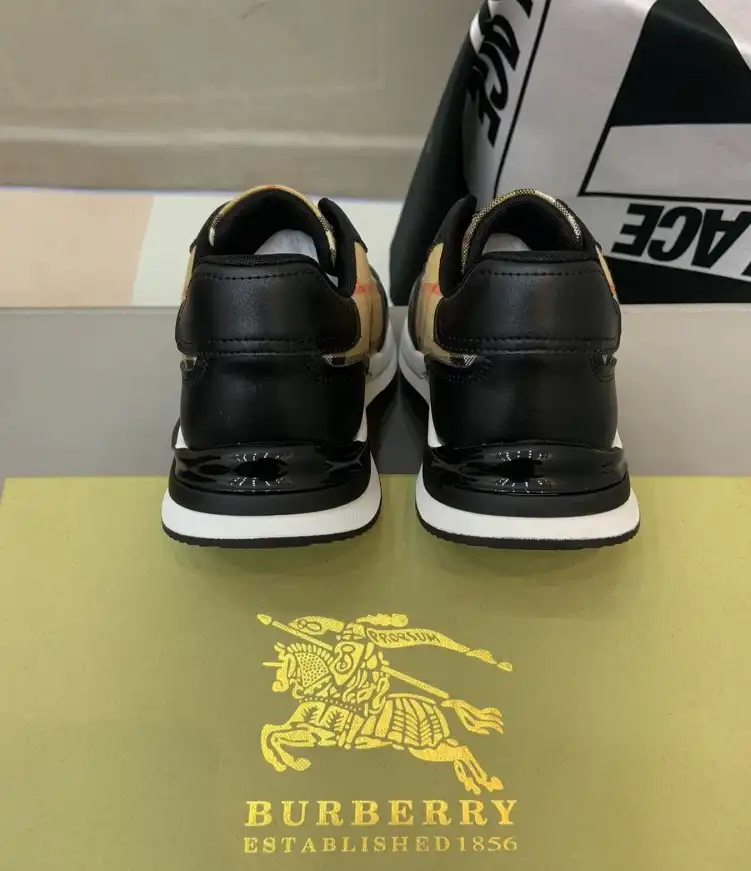 hype Burberry Sneakers