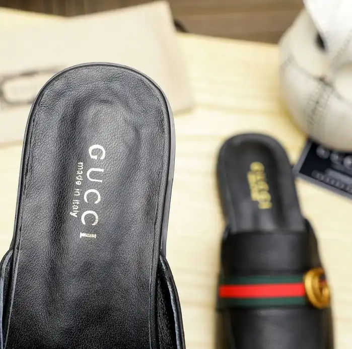 hype Gucci Slippers