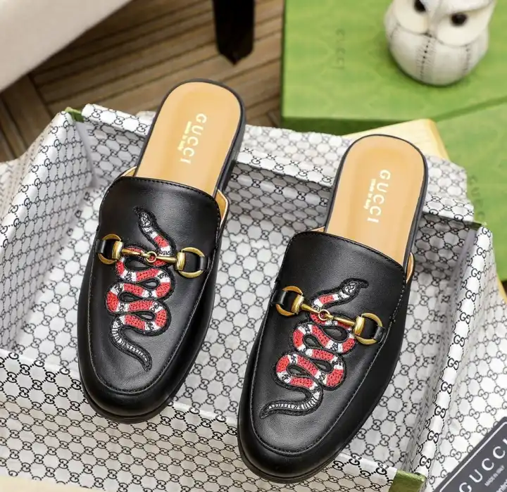 hype Gucci Slippers