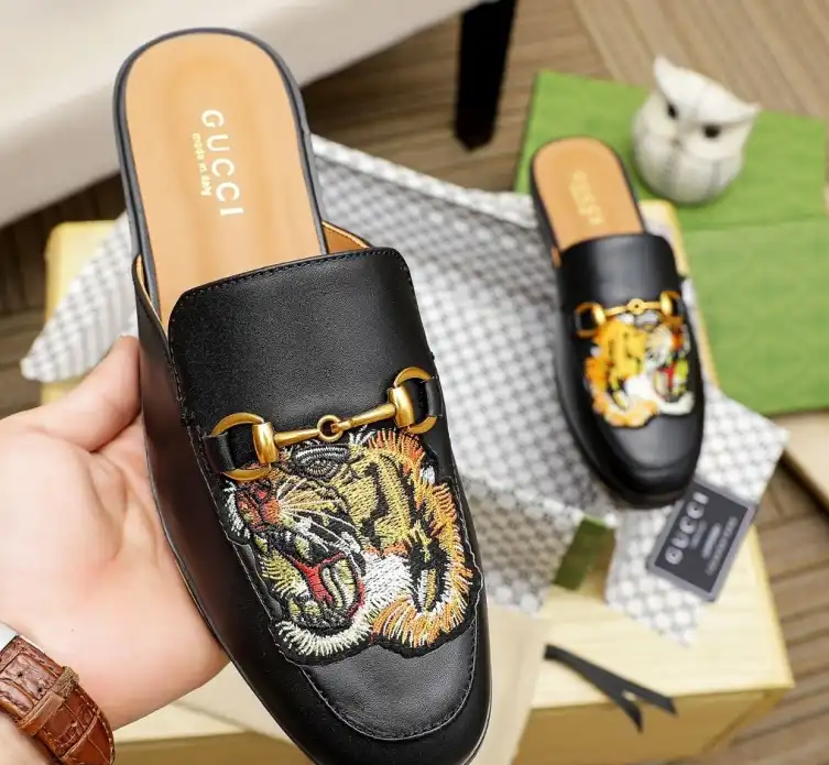 hype Gucci Slippers