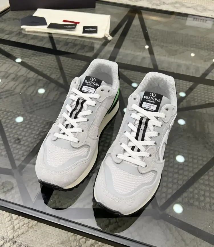 hype Valentino Sneakers