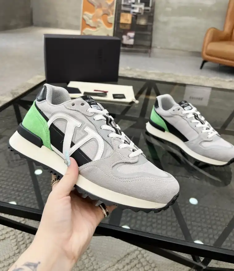 hype Valentino Sneakers