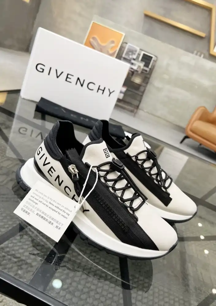 hype Givenchy Sneakers