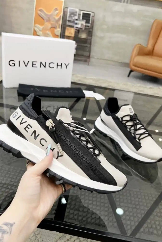 hype Givenchy Sneakers