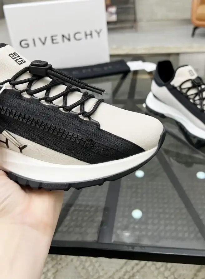 hype Givenchy Sneakers