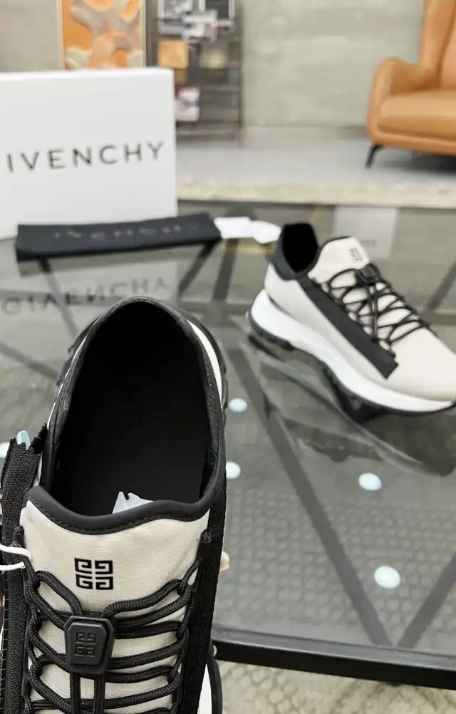 hype Givenchy Sneakers