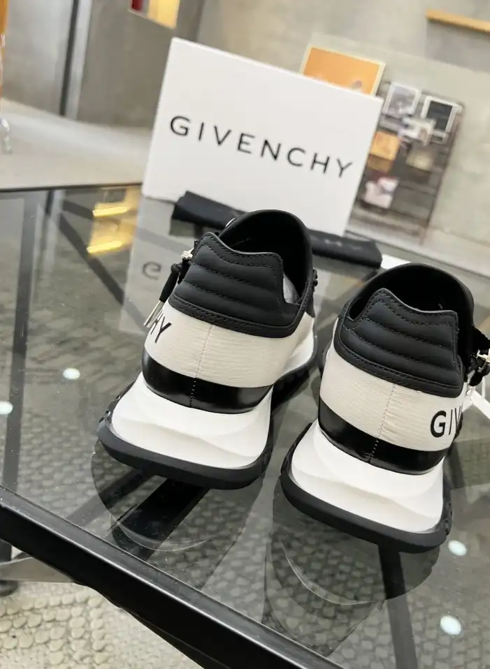 hype Givenchy Sneakers