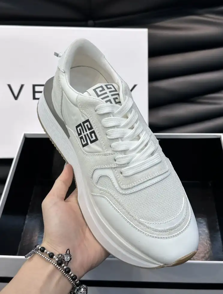 hype Givenchy Sneakers