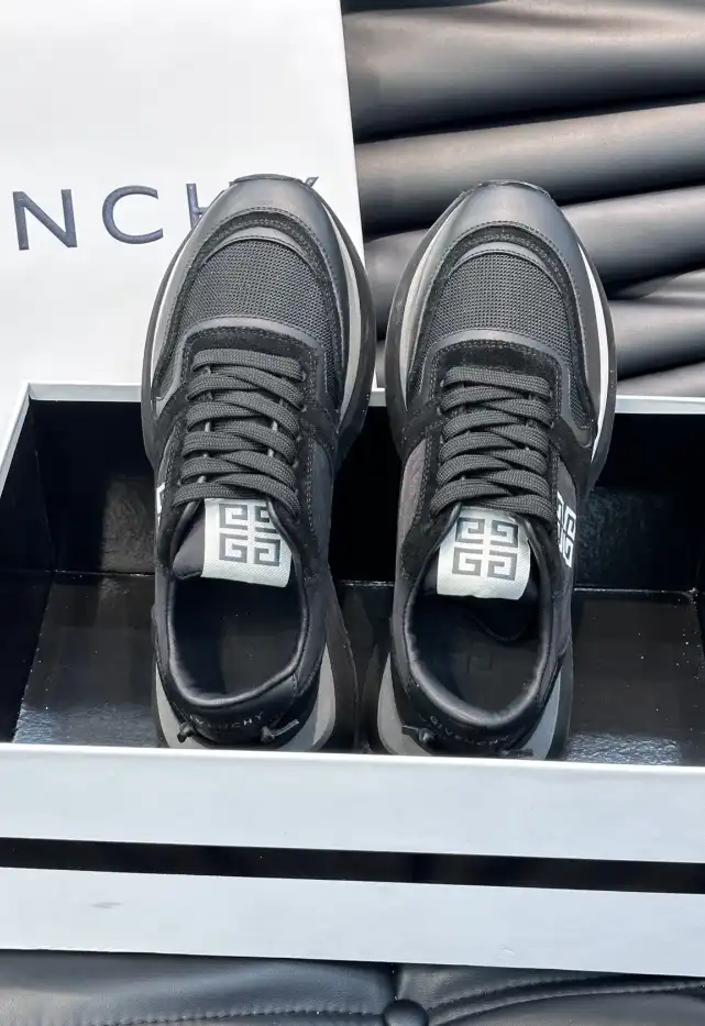 hype Givenchy Sneakers