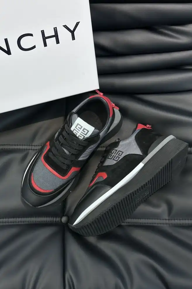 hype Givenchy Sneakers