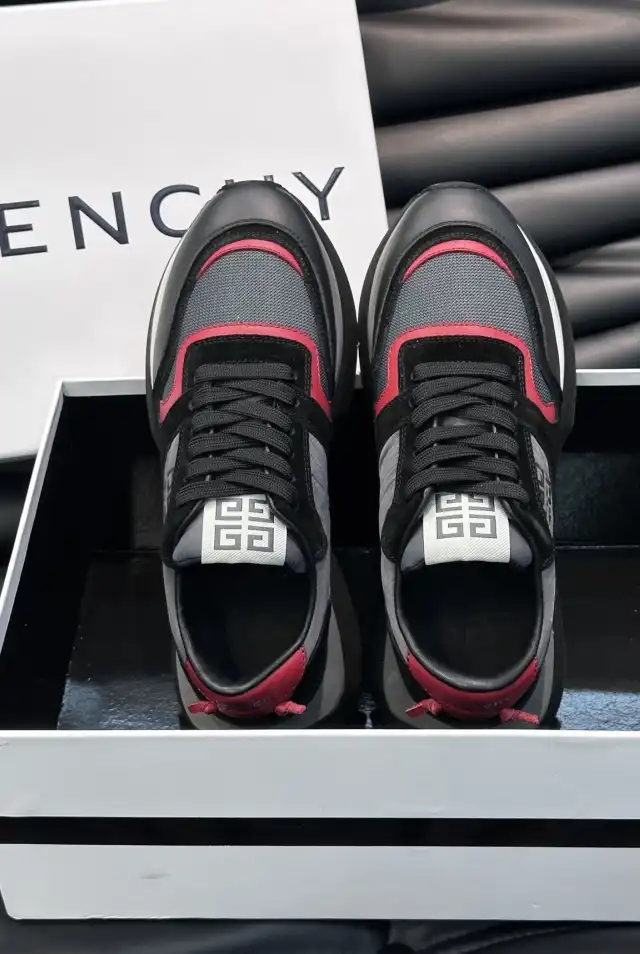 hype Givenchy Sneakers