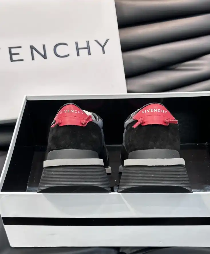 hype Givenchy Sneakers