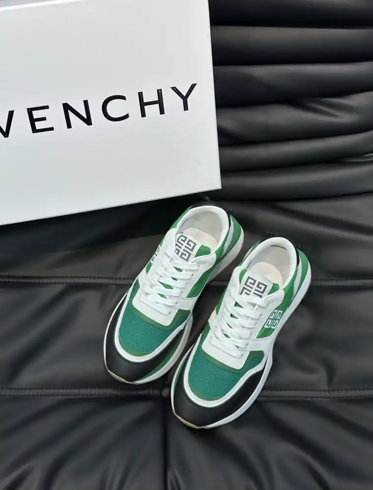 hype Givenchy Sneakers