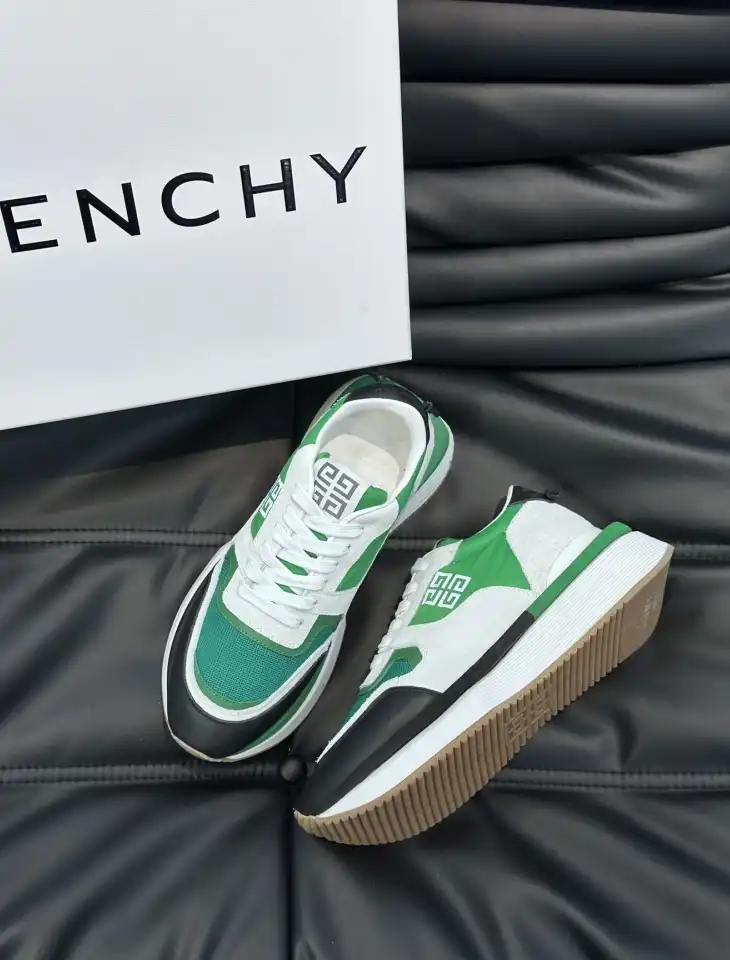 hype Givenchy Sneakers