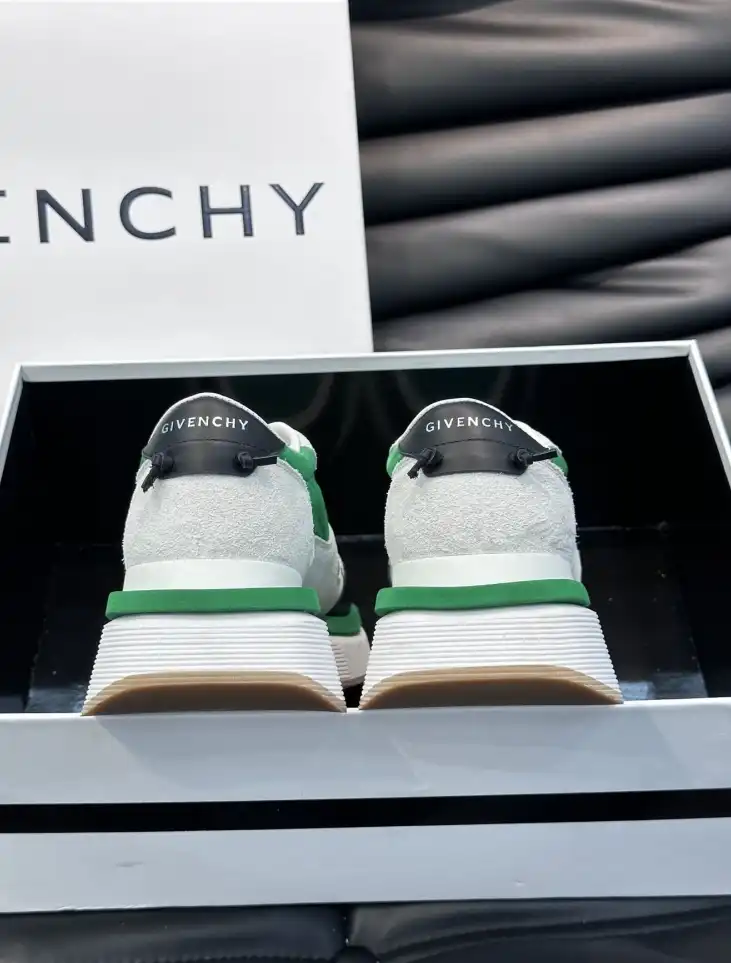 hype Givenchy Sneakers