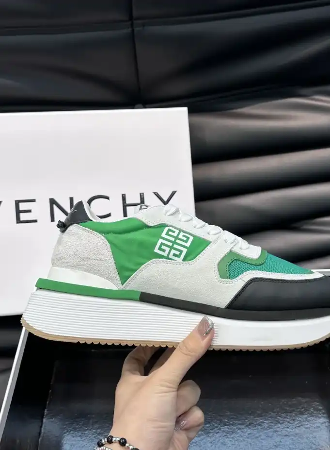 hype Givenchy Sneakers