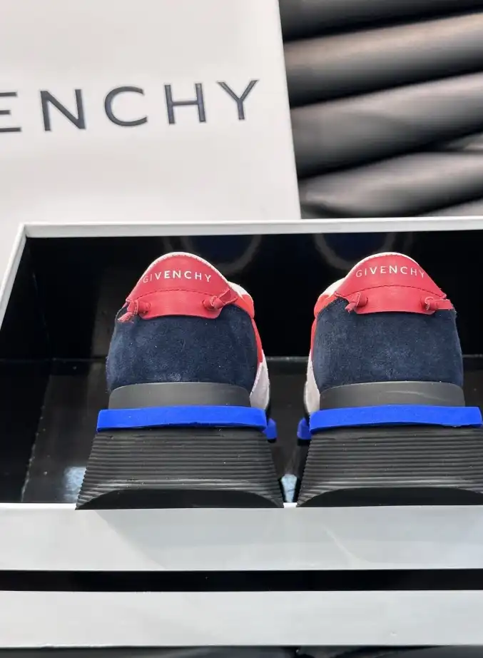 hype Givenchy Sneakers