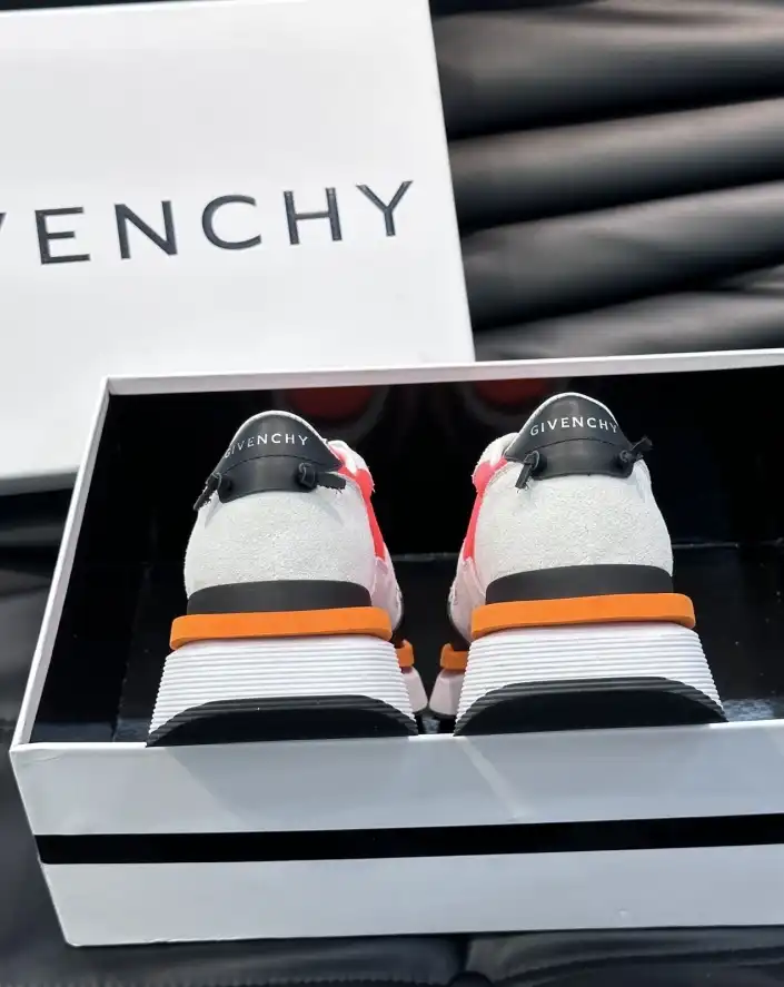 hype Givenchy Sneakers