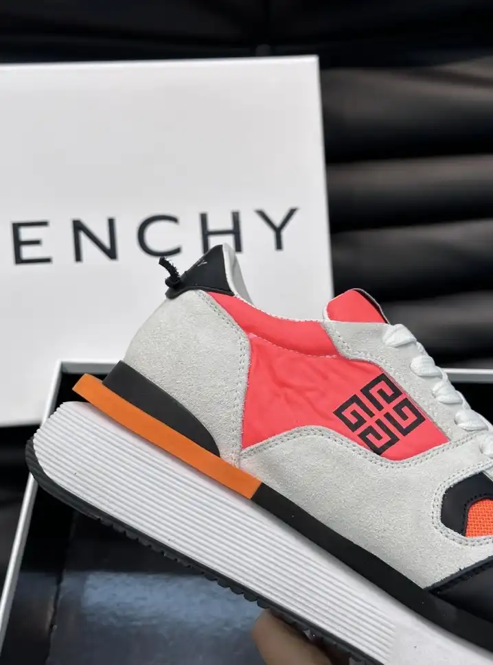 hype Givenchy Sneakers